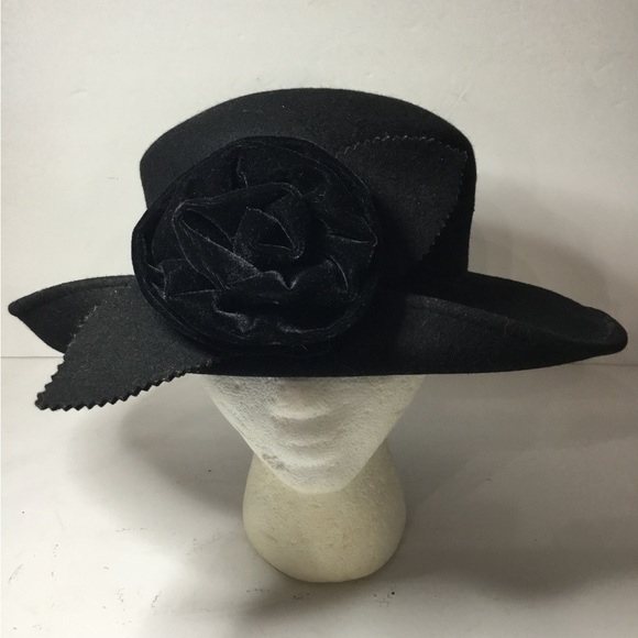 Yehasso Women’s Black Wool Hat With Velvet Rose Detail - Picture 1 of 5